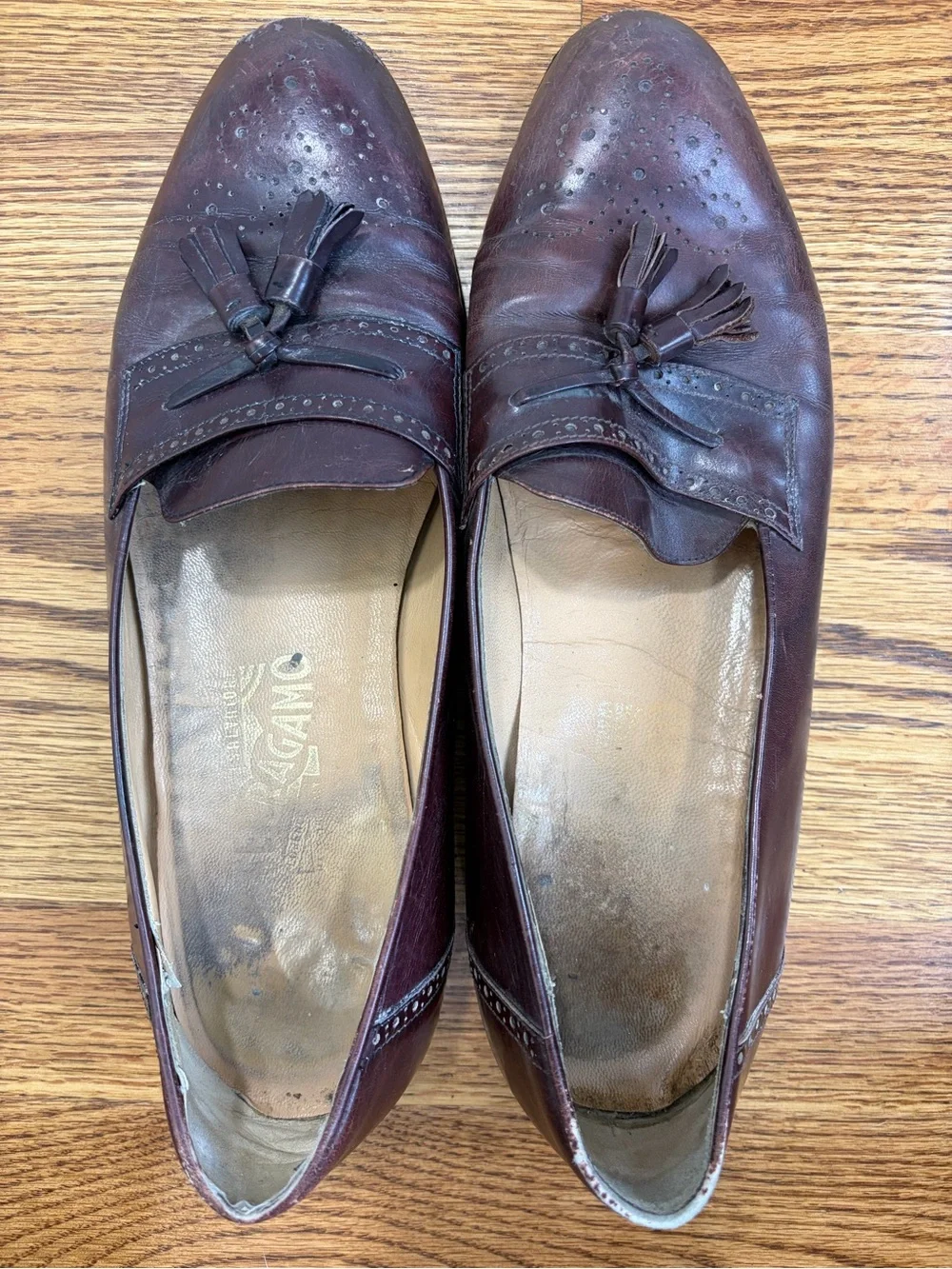 Salvatore Ferragamo Brogue Burgundy Brown Leather Tassle Loafer Shoes Vintage